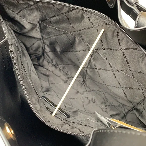 MICHAEL KORS BLACK SIGNATURE COLOR Emilia Large Logo Tote Bag